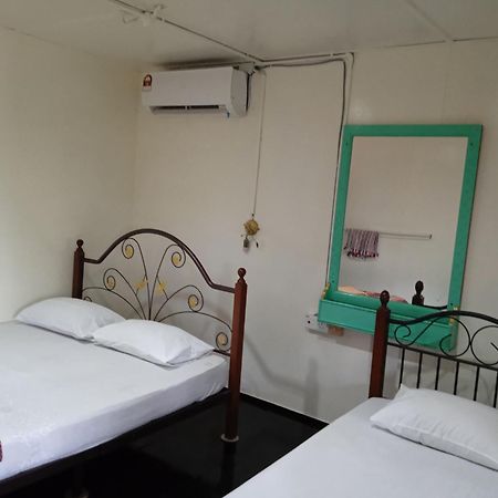 Nazri Nipah Camp Pangkor Hotell Kampung Teluk Nipah Rom bilde